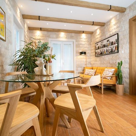 42° North Apartments ティヴァト エクステリア 写真