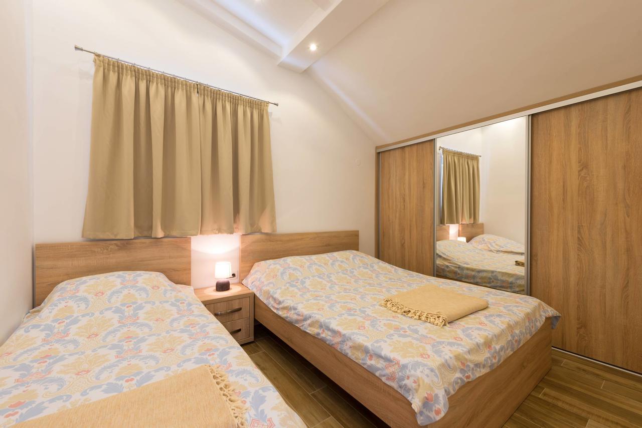 42° North Apartments ティヴァト エクステリア 写真