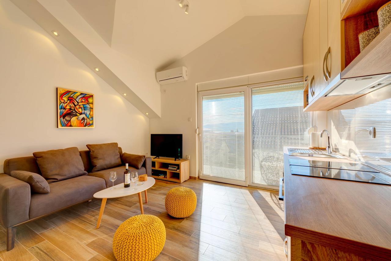 42° North Apartments ティヴァト エクステリア 写真