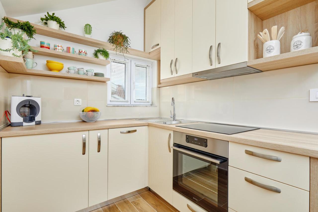 42° North Apartments ティヴァト エクステリア 写真