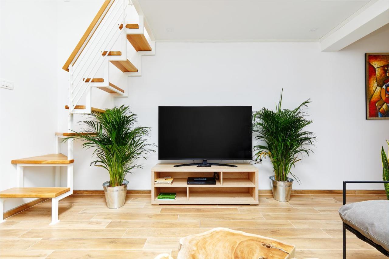42° North Apartments ティヴァト エクステリア 写真